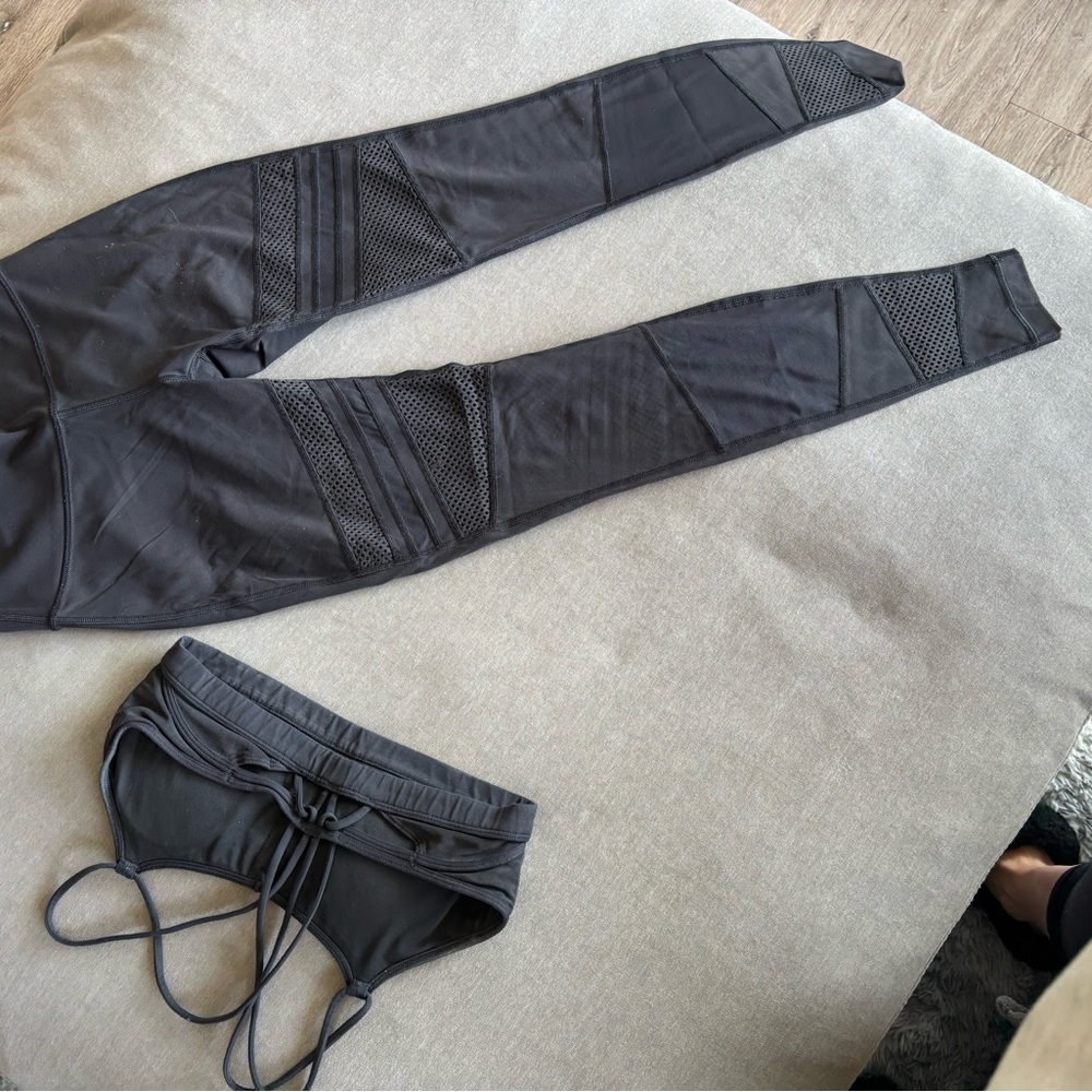 Lulu Lemon Black Mesh Panel Leggings and Bra Set